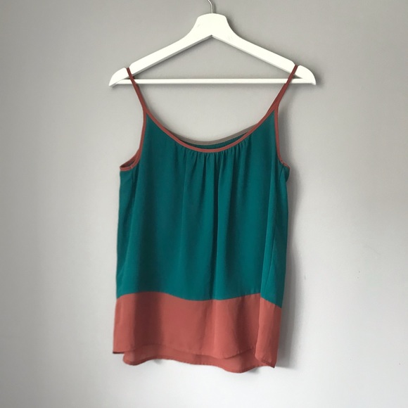 Green camisole with rusty orange colour  block - Picture 2 of 4